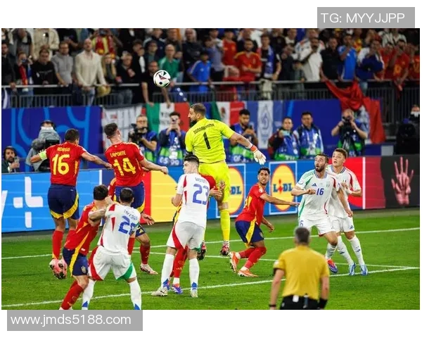 曼城对决曼联:英超巅峰对决再度上演,谁能笑到最后