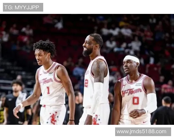 火箭与雷霆季后赛第五场激战回顾球迷热议精彩瞬间与关键时刻